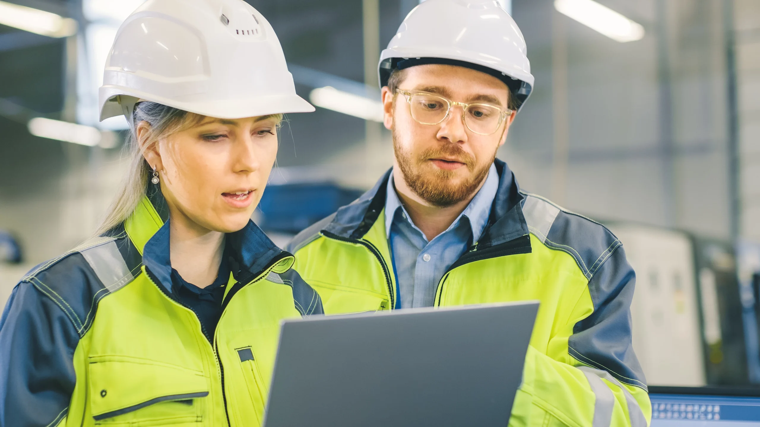 Safety and Compliance Knowledge of Reflective Safety Clothing
